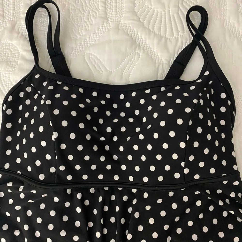 Inches Away polka dot ruffle one piece swimsuit 16W - Image 3