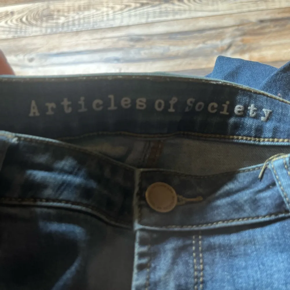 Articles of society flared leg jeans size 29 - Image 3