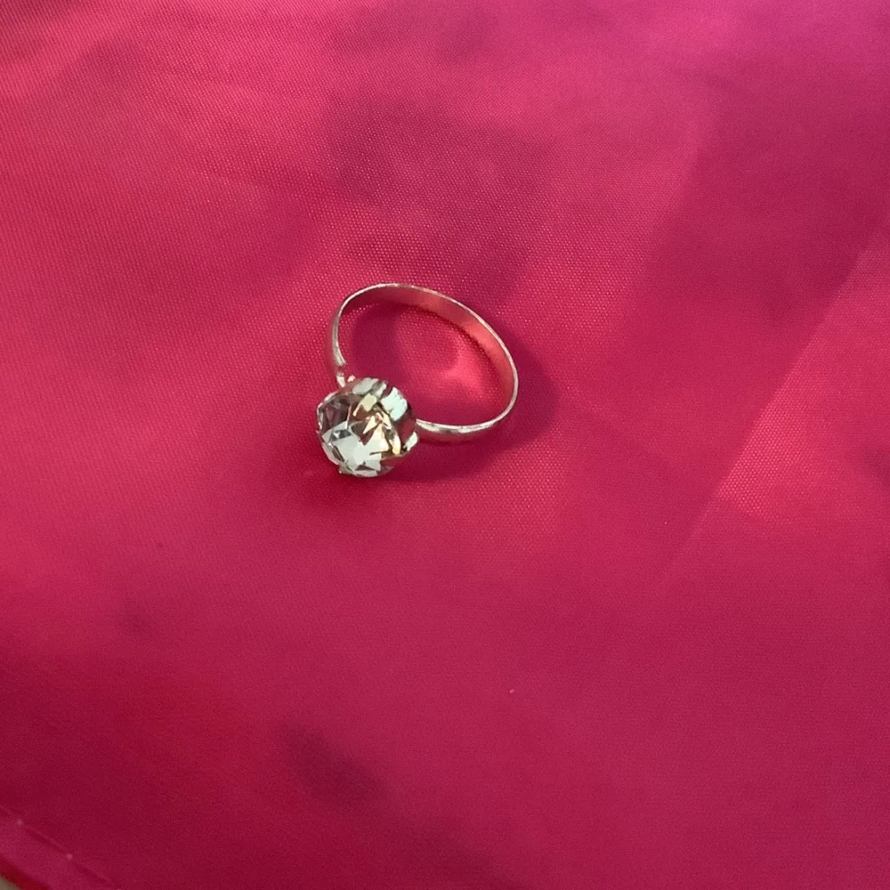 Vintage silver tone rhinestone ring - Image 2