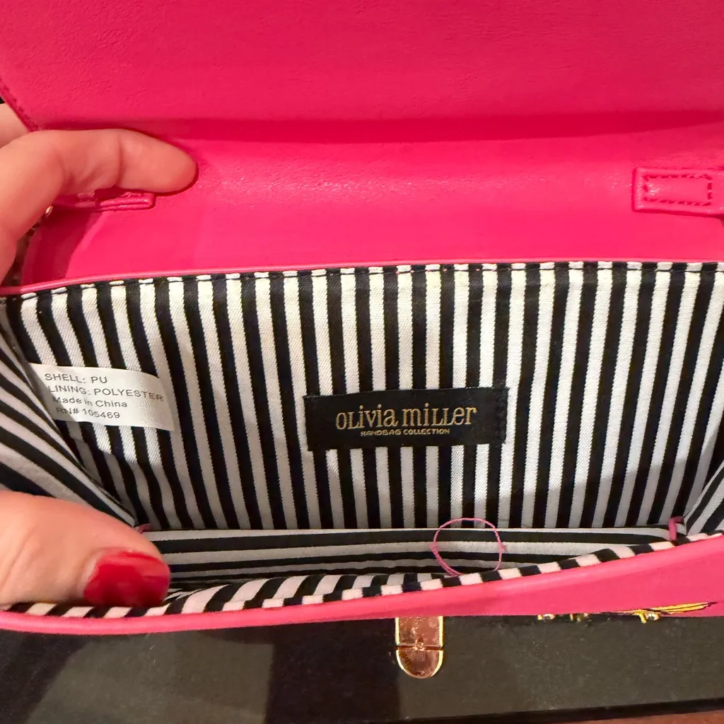 Olivia Miller Fuchsia Pineapple Clutch with Gold Chain - Image 4