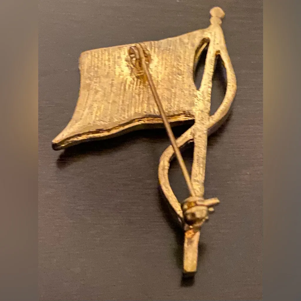 Vintage Patriotic American Flag Brooch | Red White Blue Crystal Gold Tone - Image 3