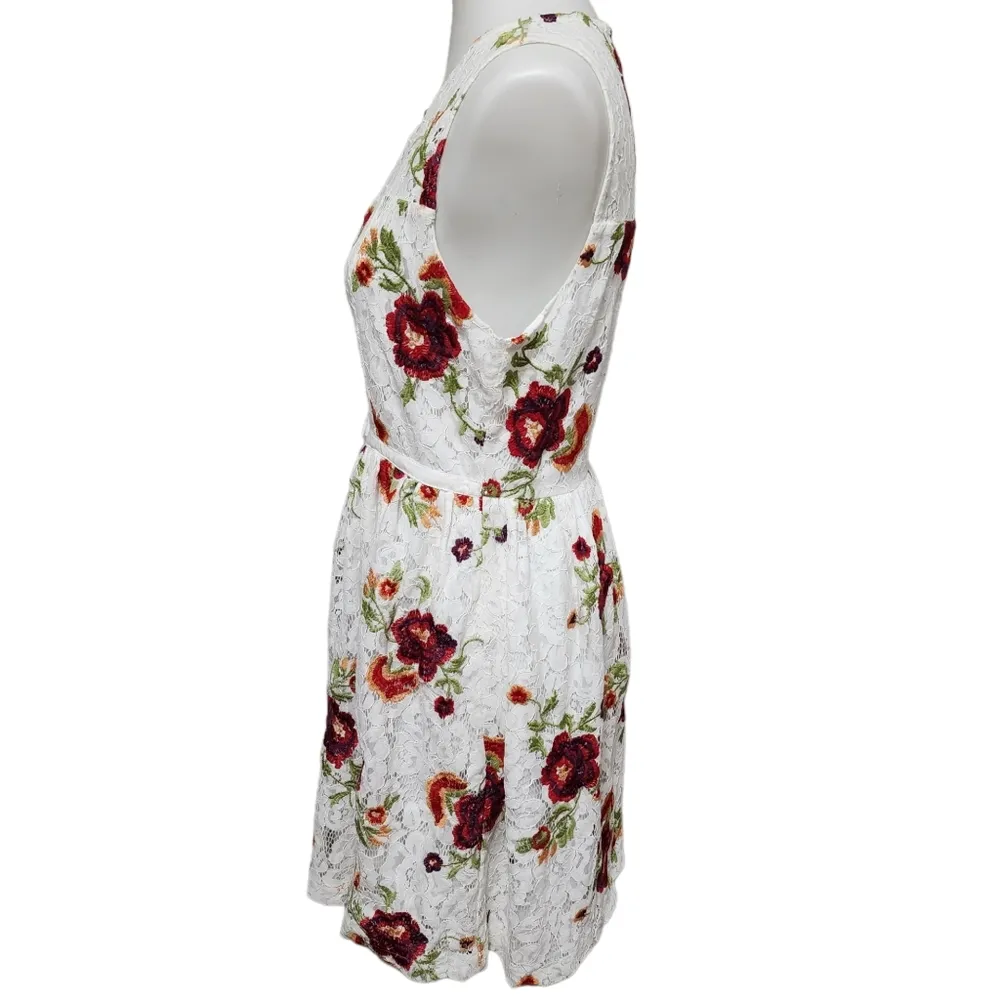 Altar'd State A Beautiful Soul red floral fit and flare lace dress size 1X - Image 4