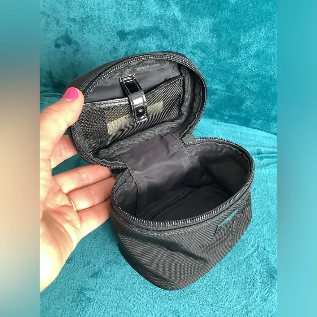 Authentic GUCCI vanity/ make up bag 💄📿🕶️ - Image 8