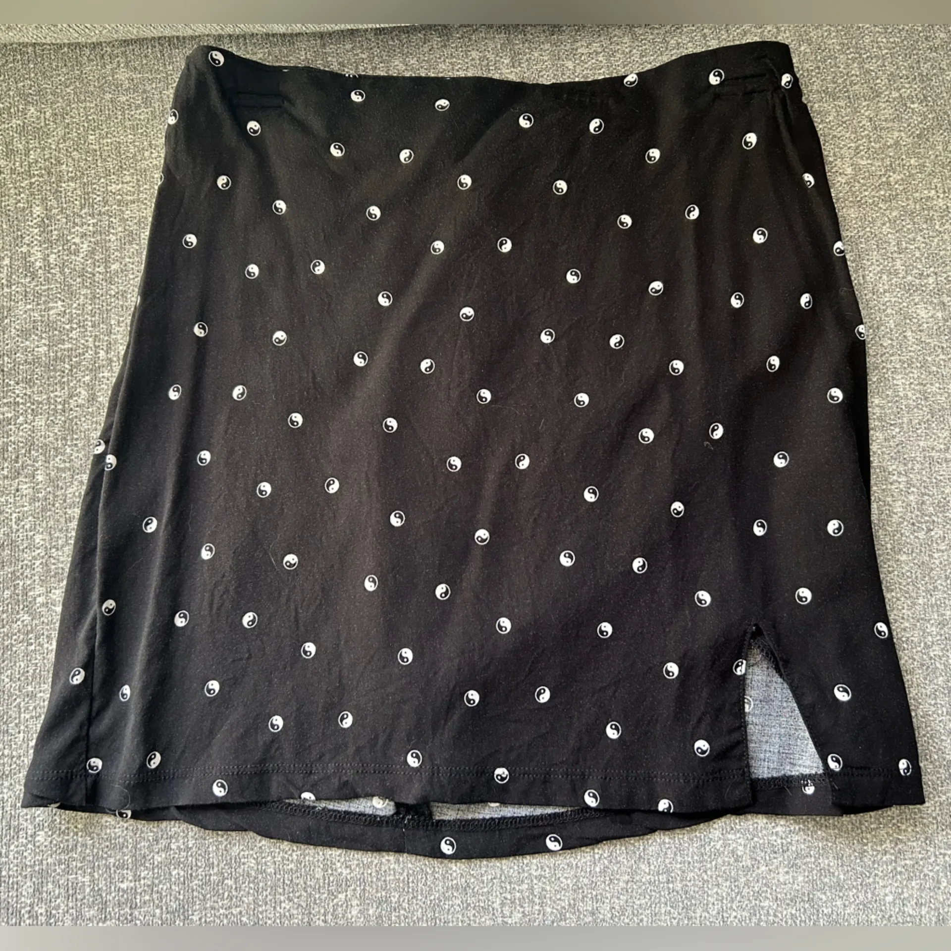 La Hearts Yin-Yang Mini Skirt with Side Slit - Image 2