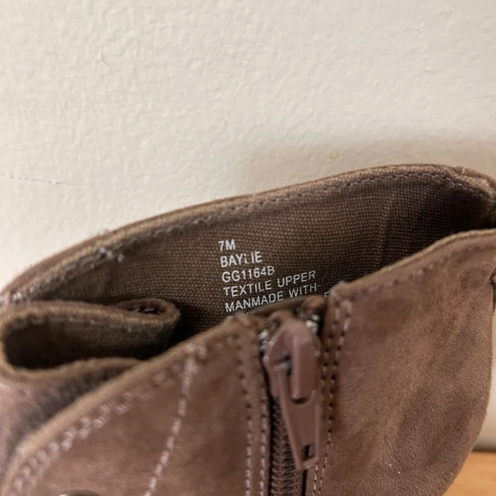 Mia Baylie Brown Suede Wedge Booties with Lace-Up Detail size 7M‎ - Image 4