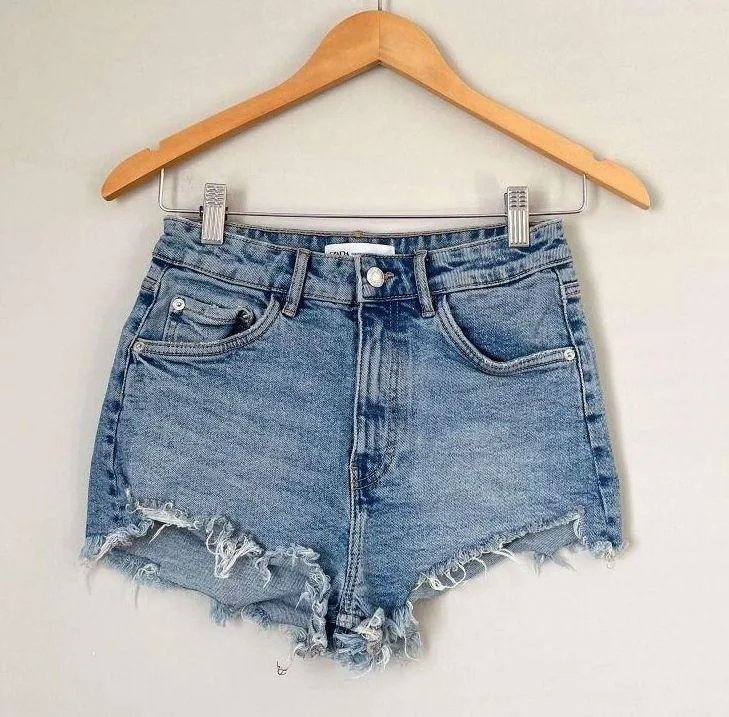 Hi Rise Denim Distressed Shorts Size 4 - Image 3