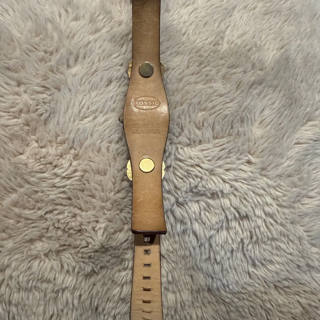 Women's Fossil Jeweled Concho‎ Accent on Brown Leather Bund Strap Needs Battery - Image 7