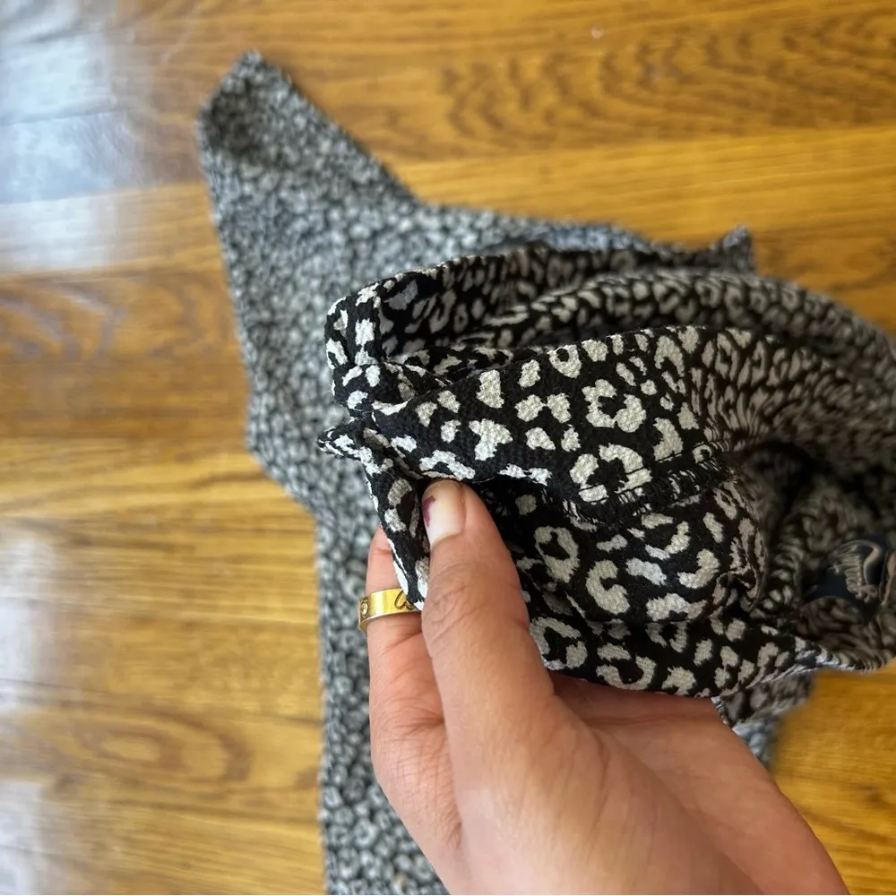 Como Vintage Black and White Midi Wrap Skirt - Image 5