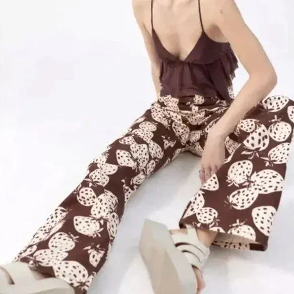 BDG 90s mid rise boot cut jean in strawberry print - Image 3