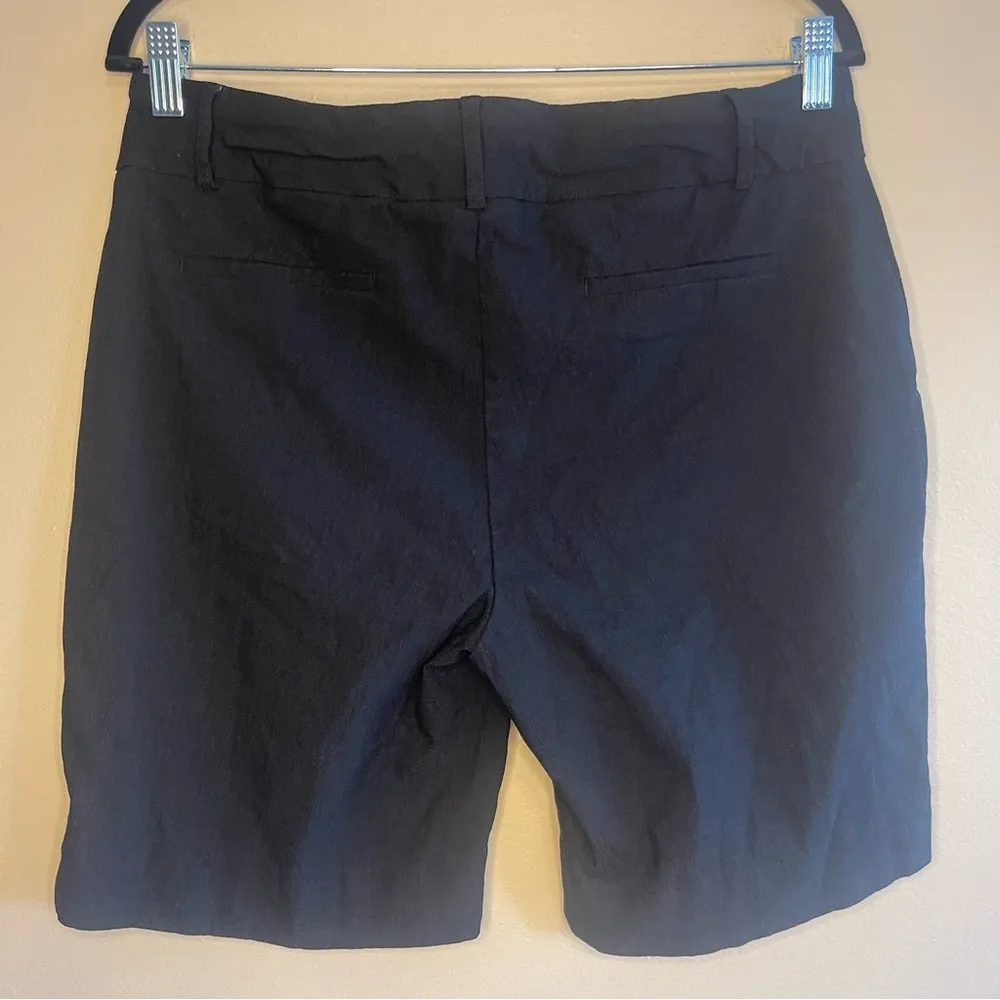 Elevate your summer style with these classic black Hilary Radley shorts Size LG - Image 6