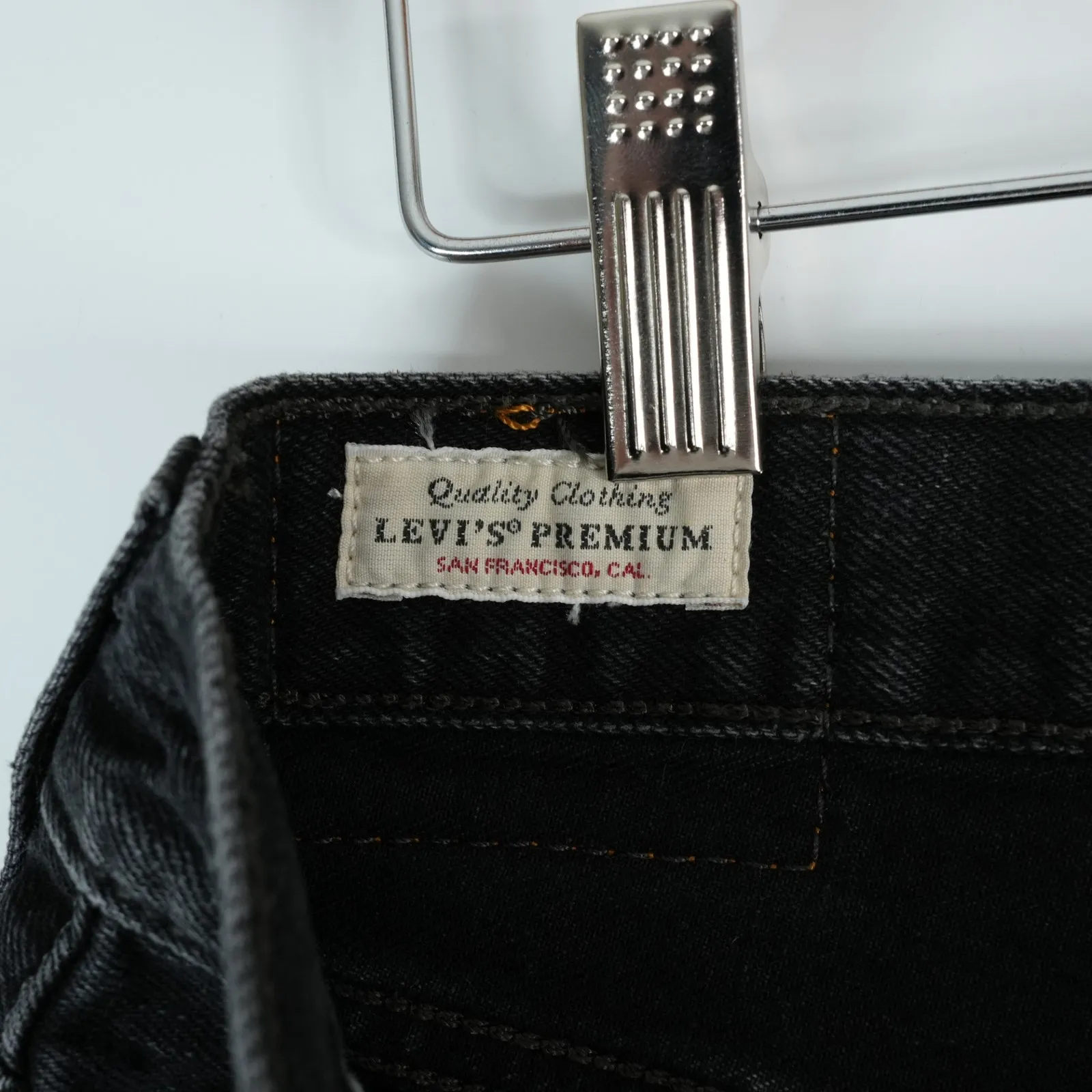 Levis 501 Shorts Womens 32x2 Black Distressed Cut Off Premium Denim Button Fly - Image 4