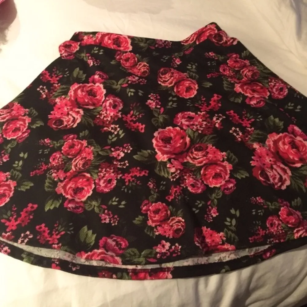 Trendyland Rose party skater skirt - Image 3