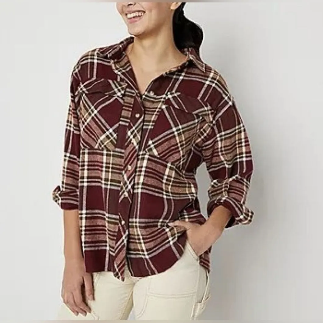 Arizona Juniors Womens Long Sleeve Adaptive Oversized Button-Down Shirt - Image 2