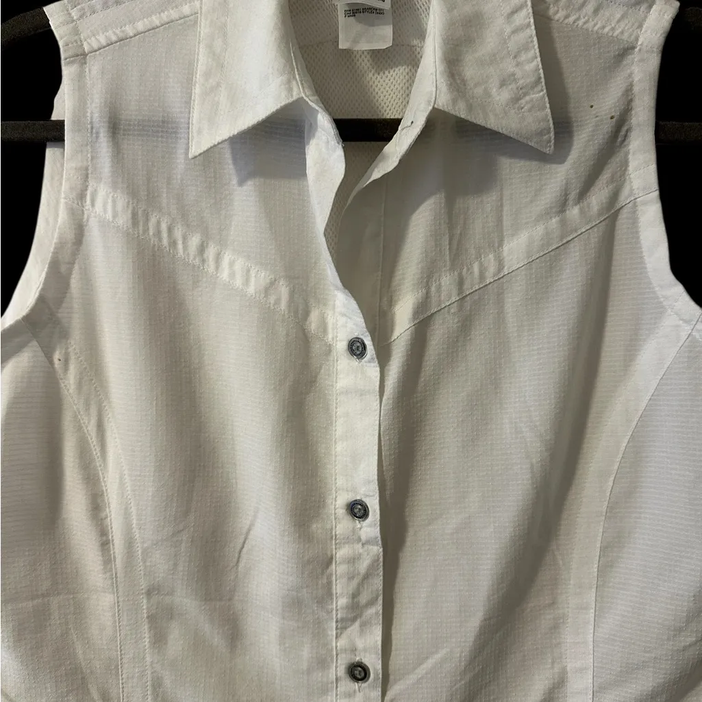 NorthFace women's size medium sleeveless hiking shirt - Image 4
