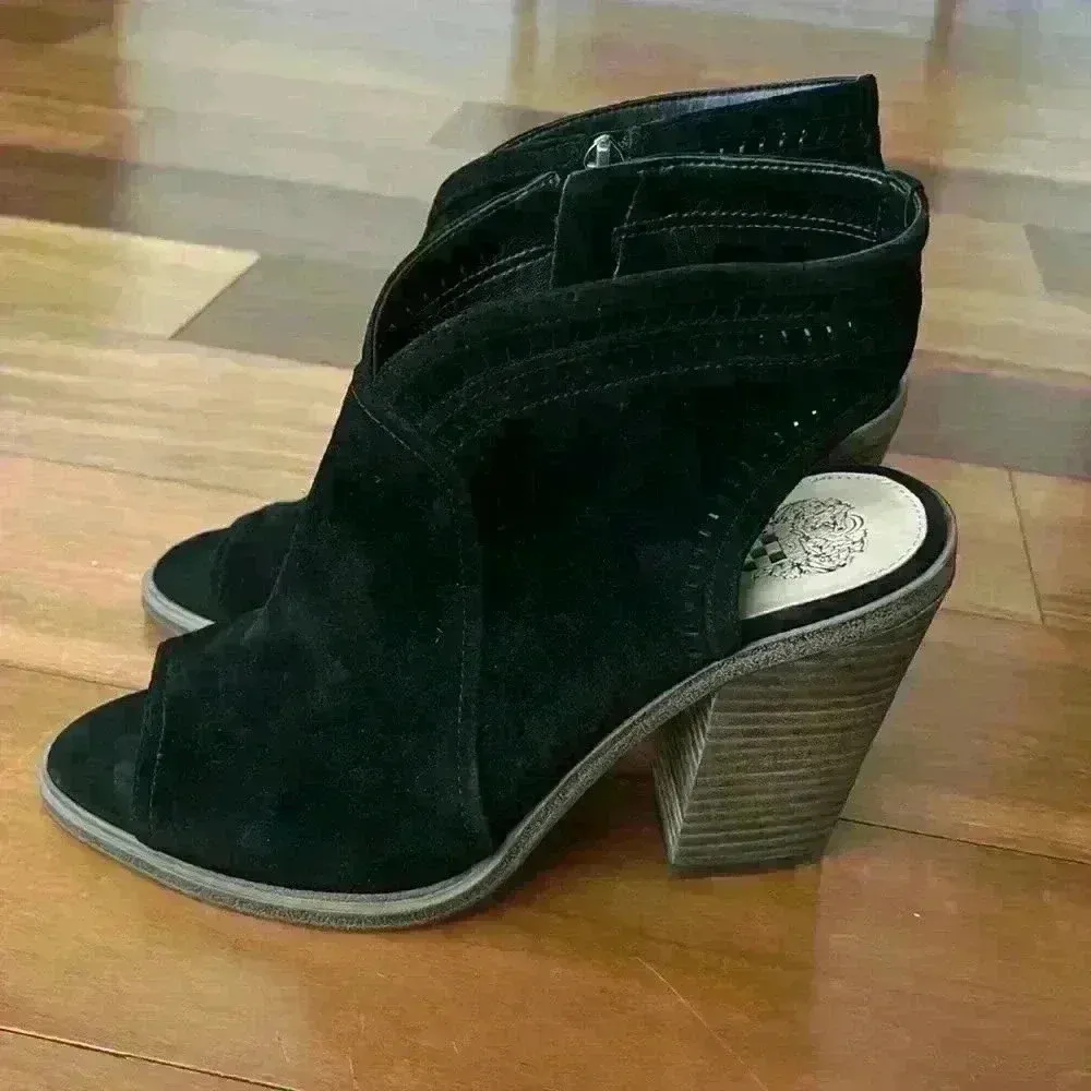 NWOT Vince Camuto heels - Image 2