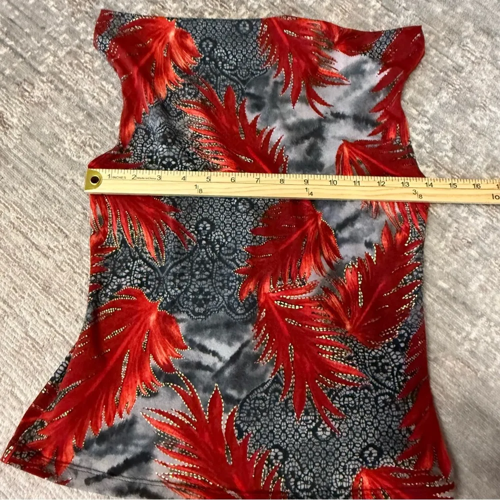 Via 101 USA Cowl Neck Y2K Vintage Red and Gray Feather Print Going Out Top Size L - Image 5