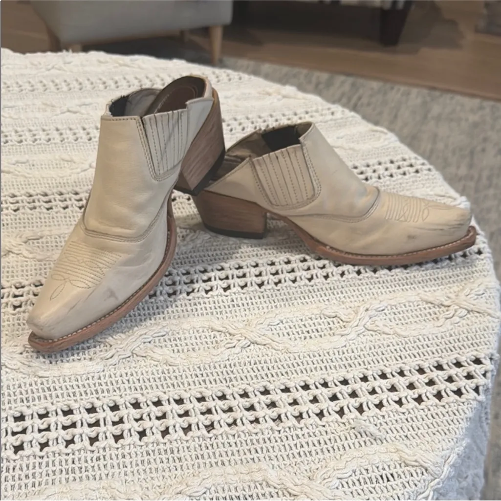 Freebird Cream Leather Ankle Booties Size 7 - Image 8