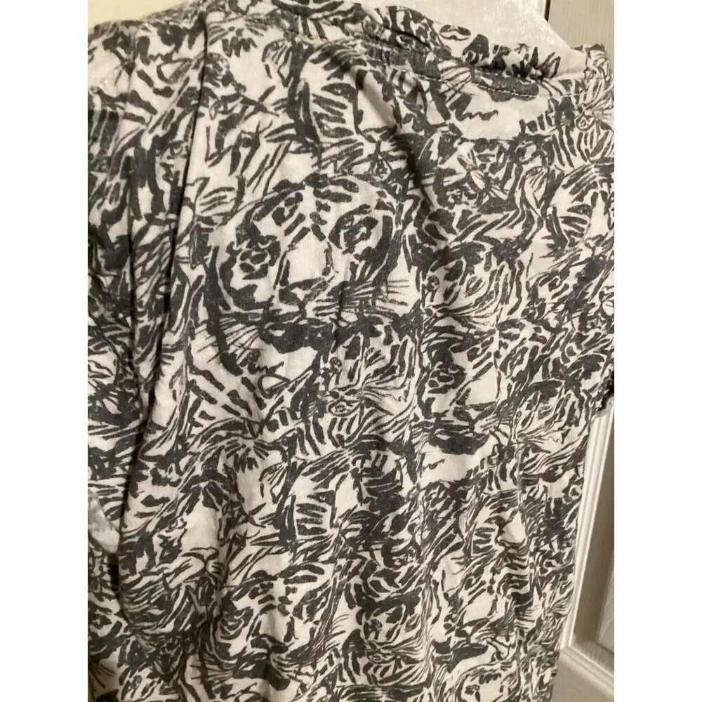 Pilcro Shirt Womens Large Gray Black Tiger Print Short Sleeve Cotton Casual - Image 3