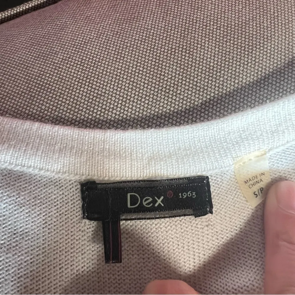 ⭐️ Dex White Cream V Neck long Sleeve Angora Blend Chiffon Hem Sweater Small - Image 3