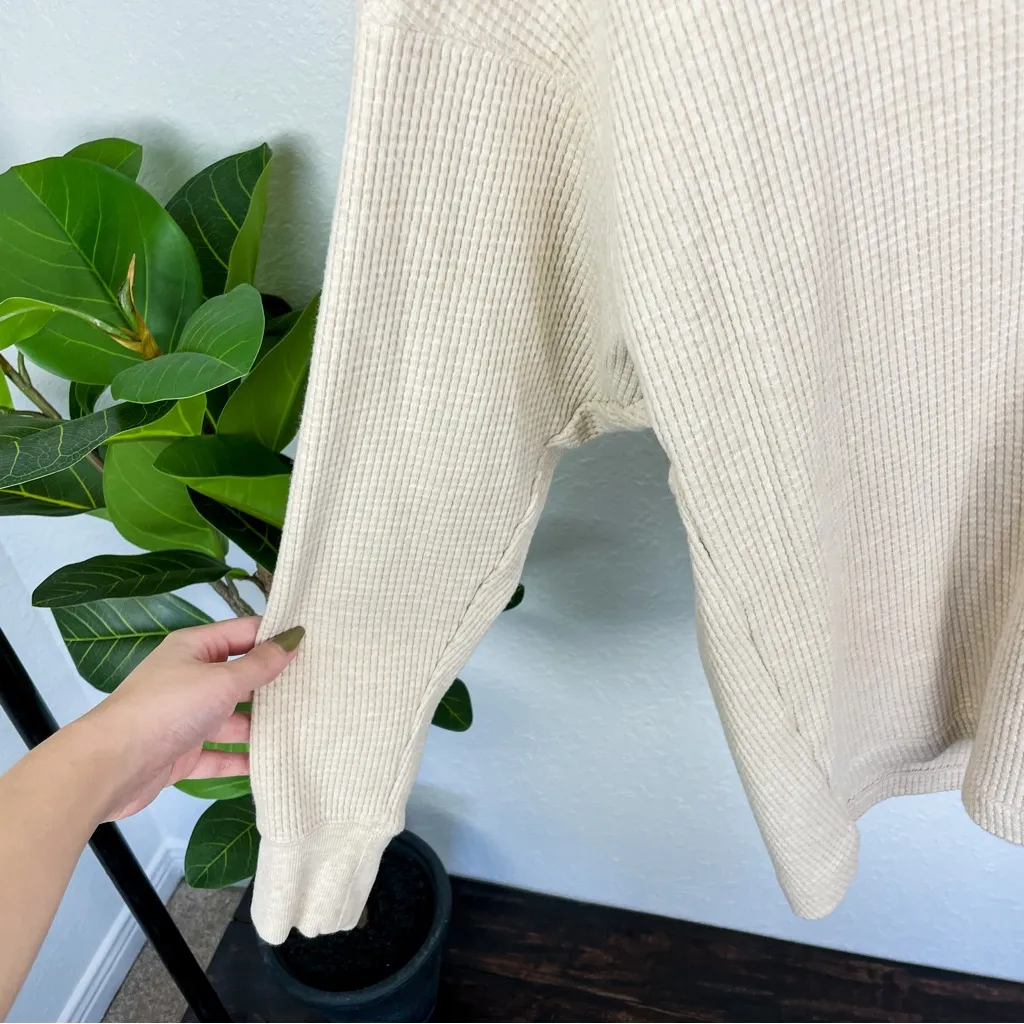 Nike Yoga Waffle V Neck Thermal Pullover Long Sleeve Size XS in Cream - Image 6