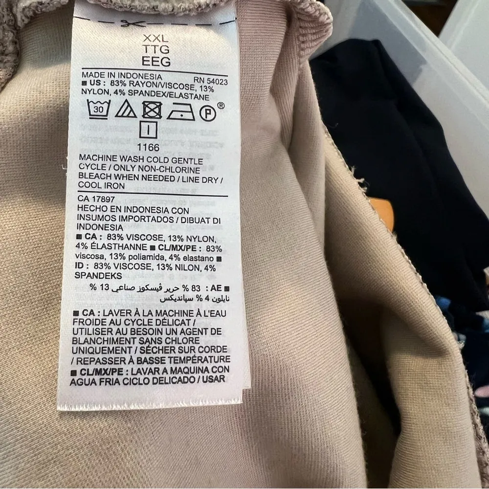 Old Navy High - Image 10