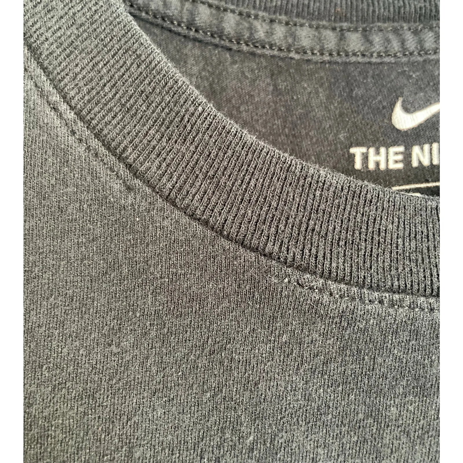 Nike  Tee Size Small Black - Image 2