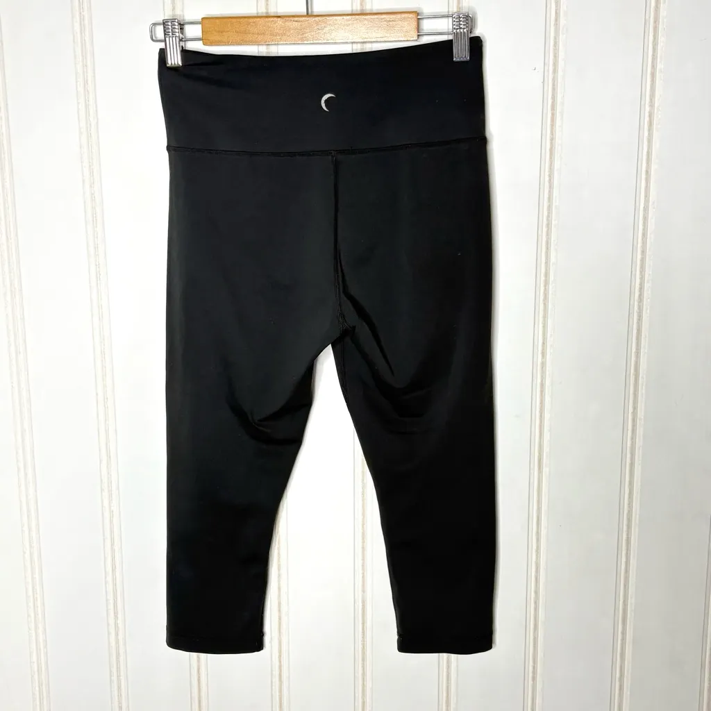 Zyia Active Black Cropped Leggings - Image 3