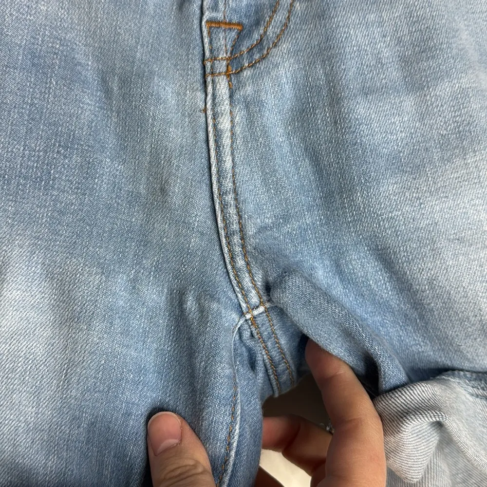 7 For All Mankind Women's light wash Denim Mid Roll Shorts Size 26 - Image 8