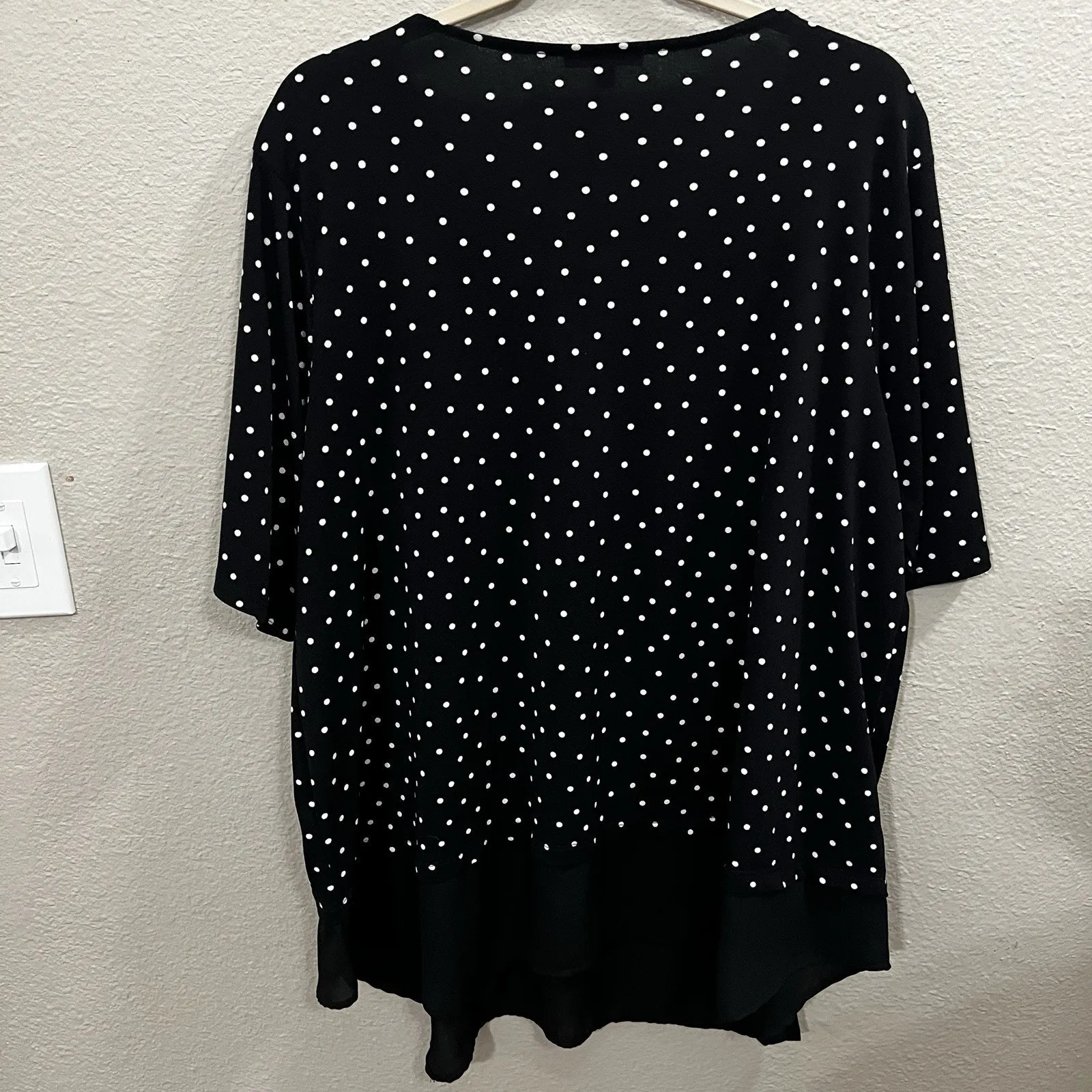 Adrianna Papell Polka Dot Tunic Top Plus Size 1X Black White Short Sleeve Blouse - Image 5