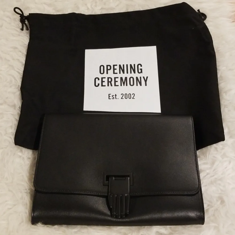 đź’•OPENING CEREMONYđź’• Nokki Leather Hand Clasp Clutch Bag Black NWT - Image 8