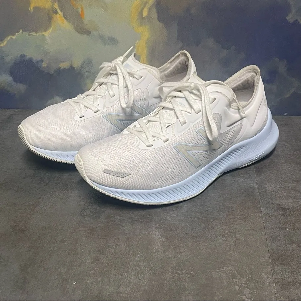 New Balance Dynasoft Pesu V1 Women's Wide Sneakers White Size 8.5D - Image 2