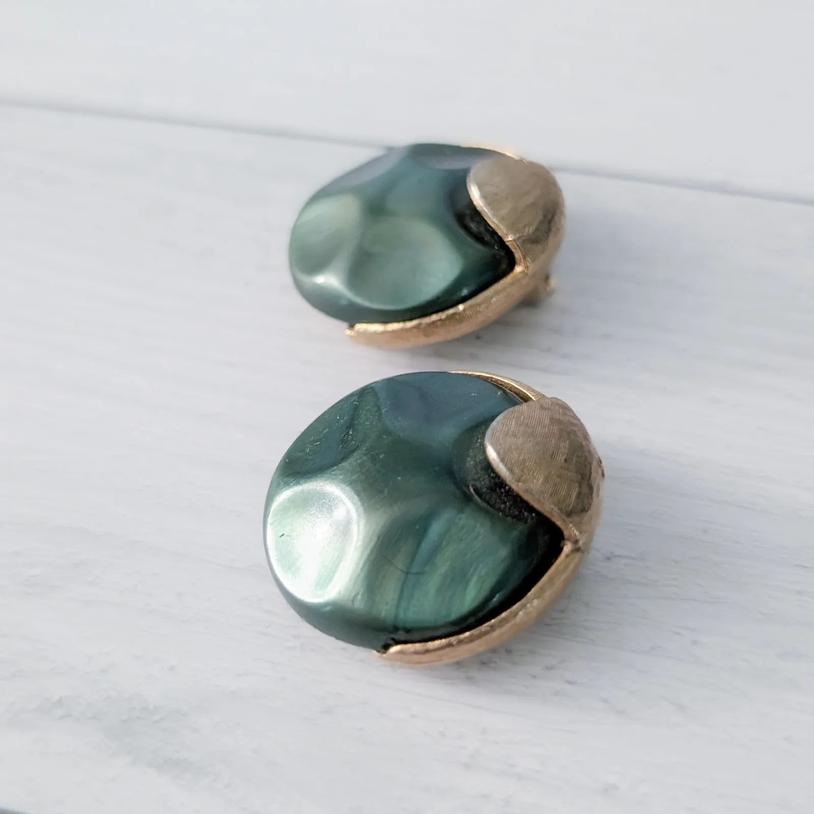 Vintage Clip On Earrings Large Statement Dark Green & Gold Tone Retro - Image 3