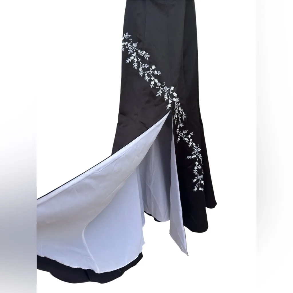 David’s Bridal Black Satin Halter Gown Floral Embroidery Size 6 Vintage Formal - Image 6