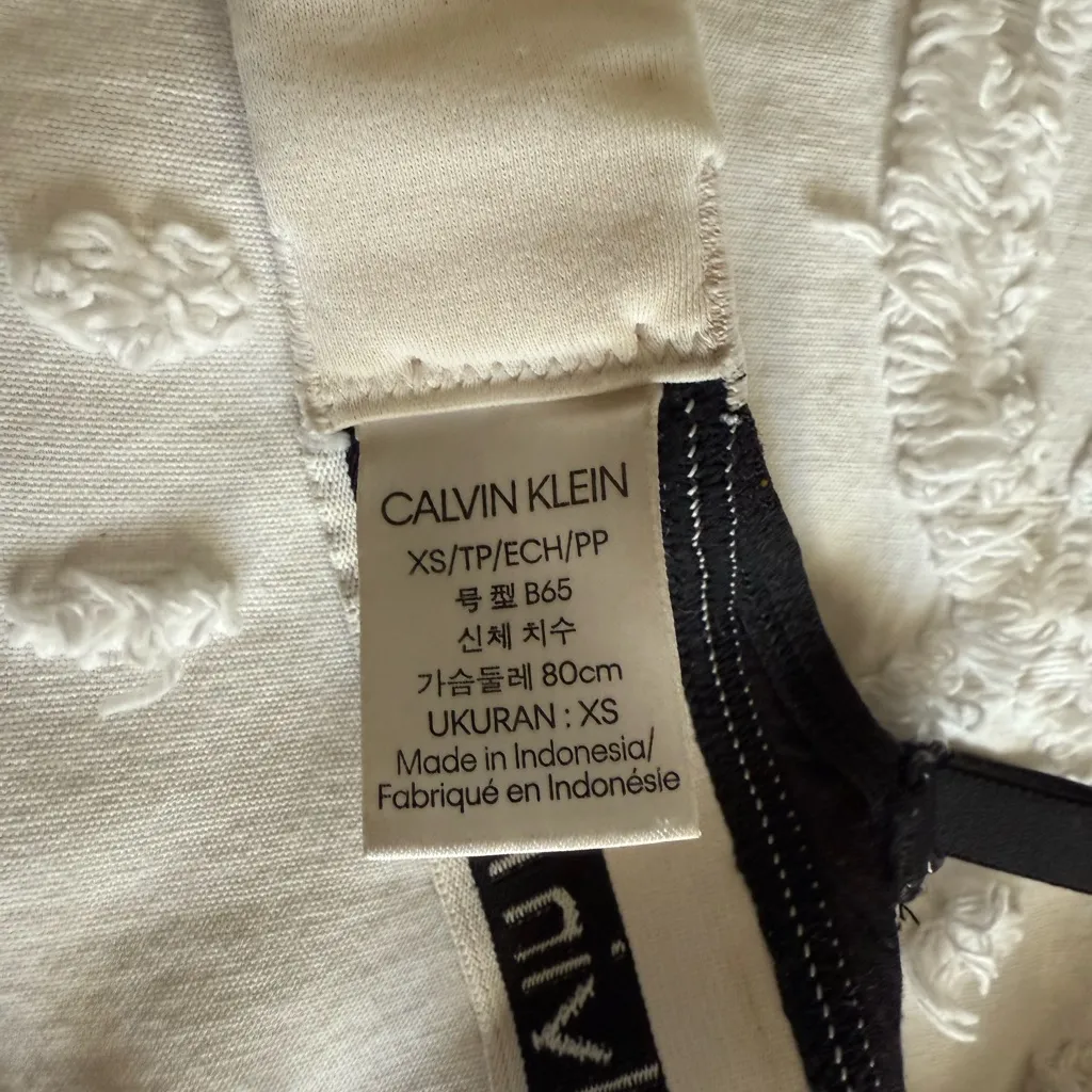 Calvin Klein Black and White Cross-Back Bra - Image 5