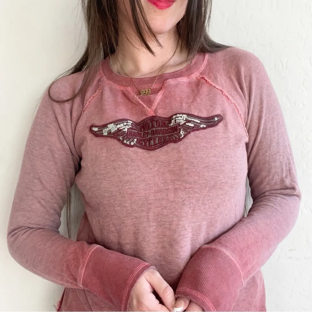 Vintage Y2K Harley Davidson Motorcycle Graphic Logo Crewneck Pullover Sweatshirt Pink - Image 1