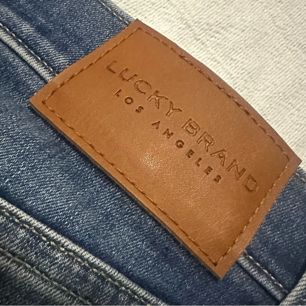Lucky Brand Mid Rise Skinny Jeans Size 8/29 EUC - Image 4
