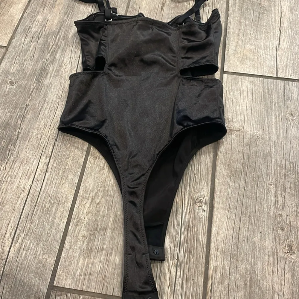 Urban outfitters black bodysuit - Image 4