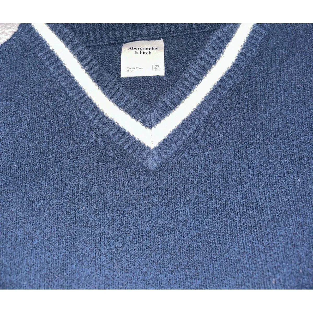 Abercrombie cropped sweater - Image 2