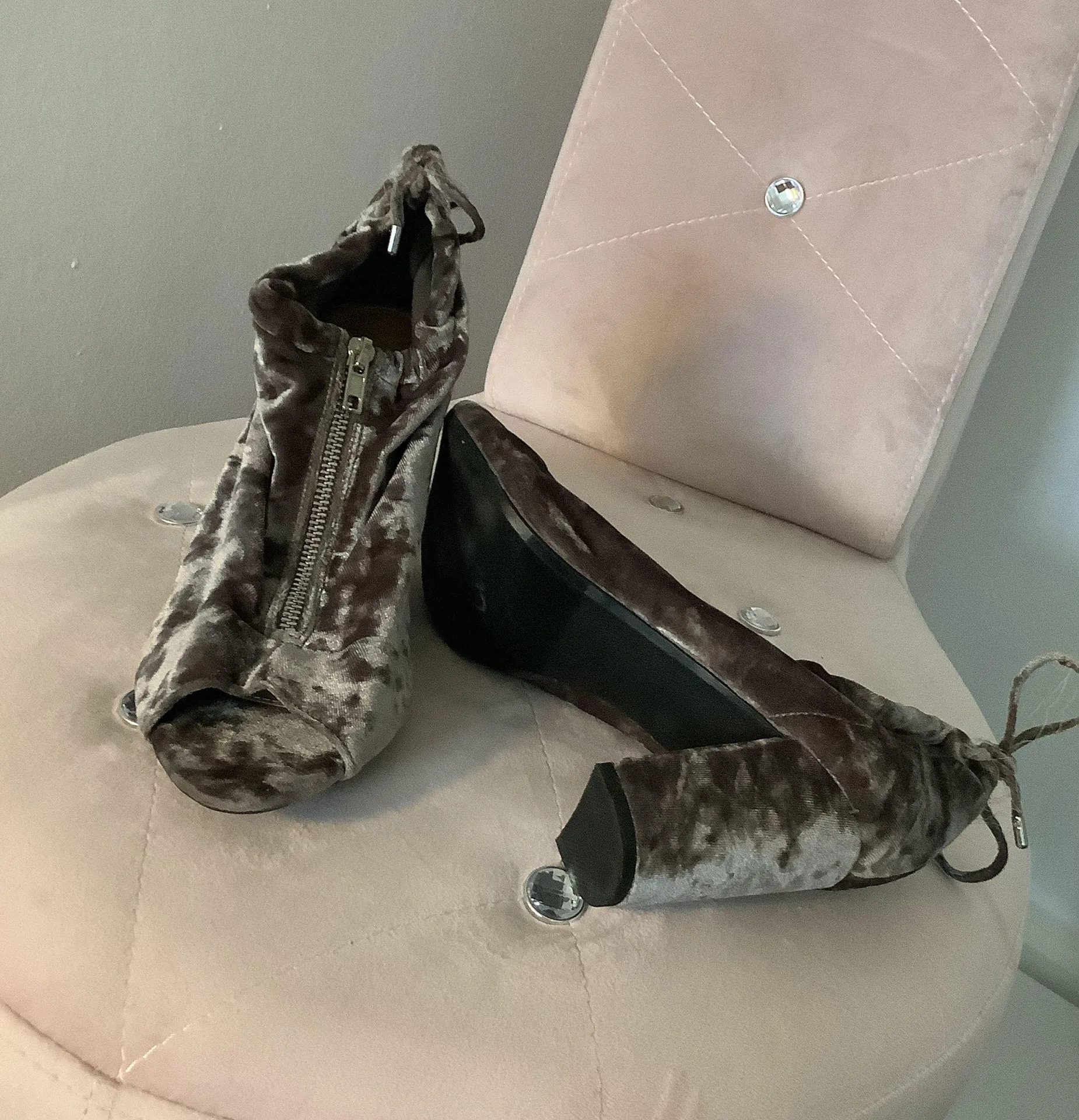 Report High Heels Gray Size 9 - Image 2