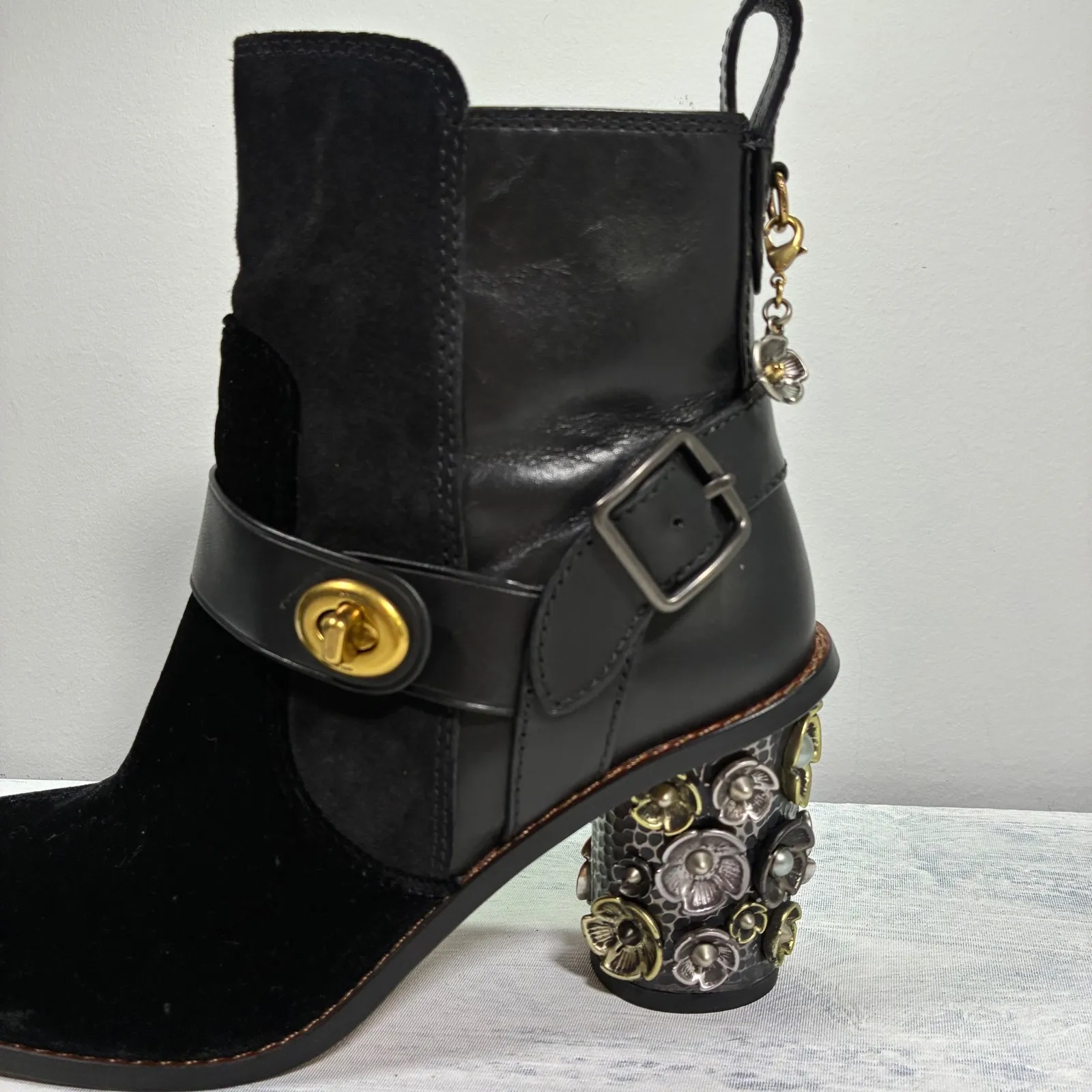 EUC Coach Moto Bootie Tea Rose Block Heel Black Leather Suede Women's 5 - Image 3