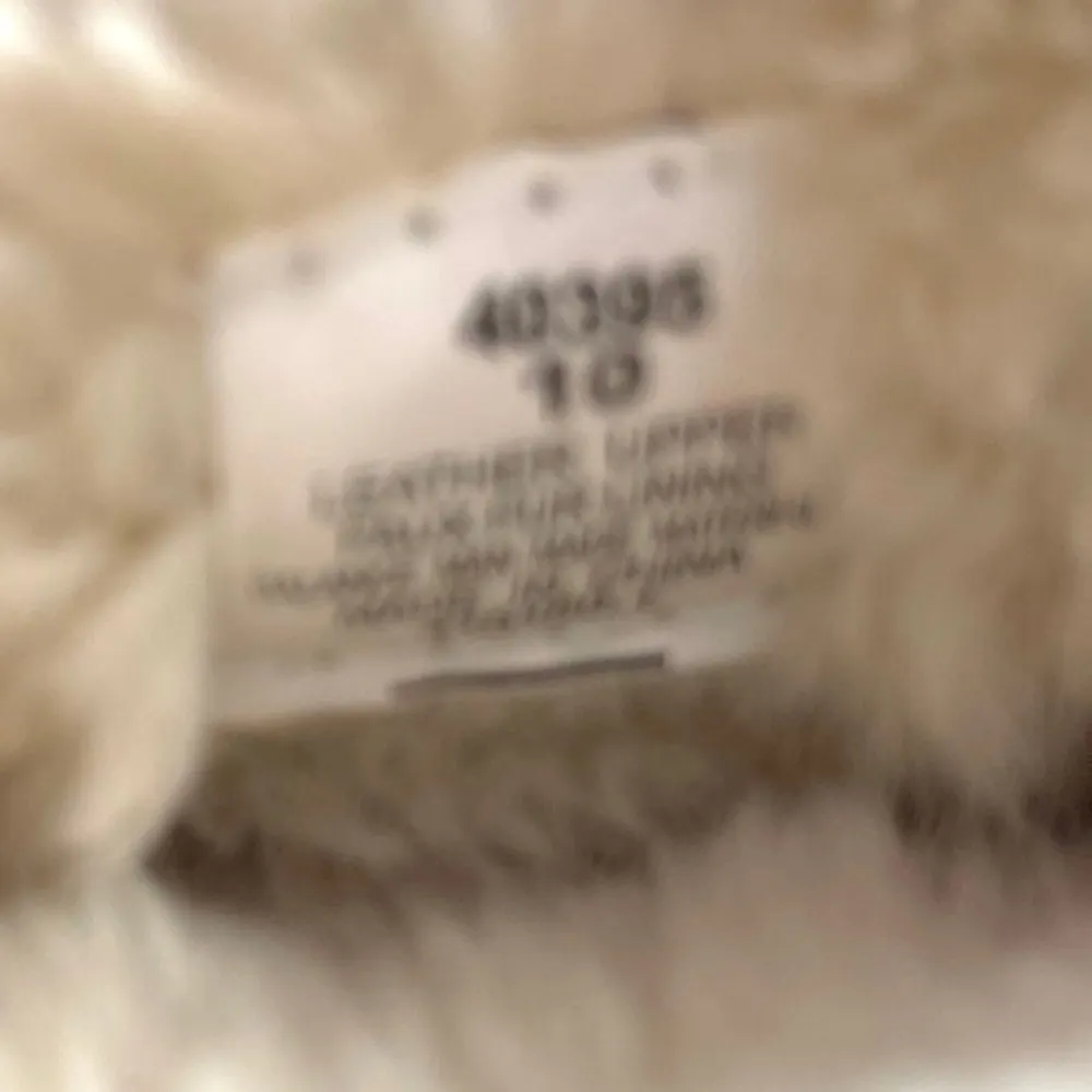 Minnetonka 40395 Women Red Suede Faux Fur Lining Moccasin - Image 8