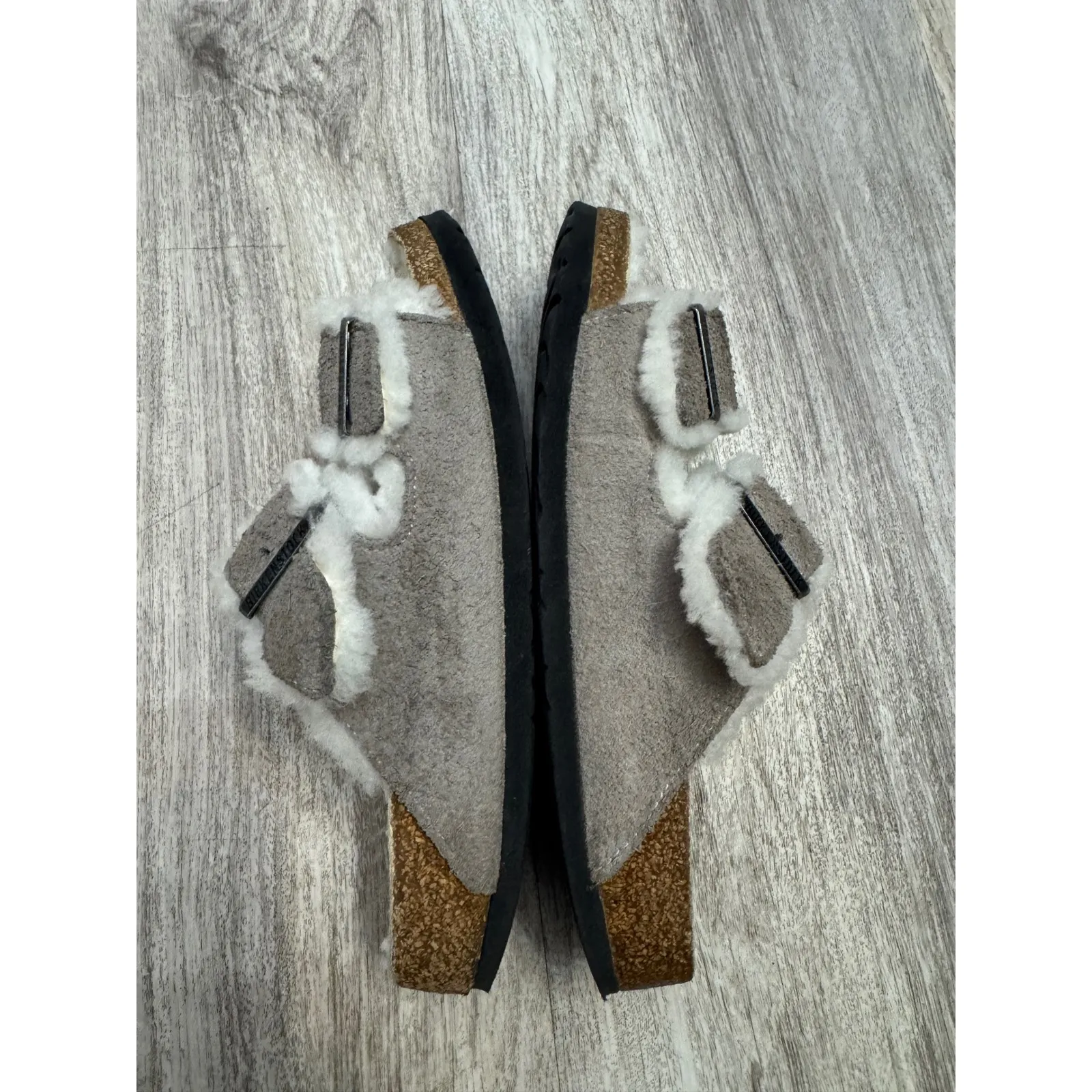 Birkenstock Arizona Shearling slide sandals in taupe Size 38 - Image 3