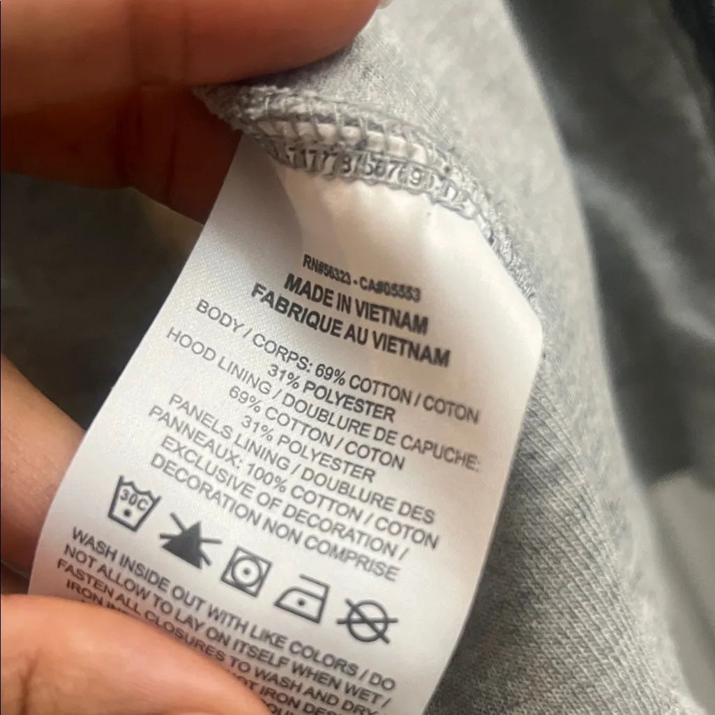 Nike  Women's Light Gray Zip-Up Jacket - Image 8