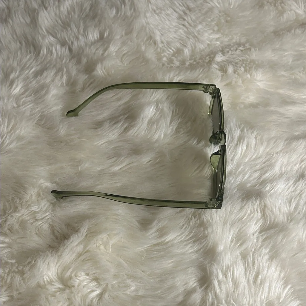 Trendy Olive Sunglasses Green - Image 4