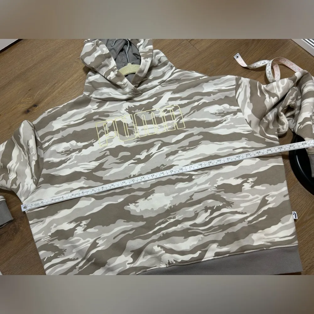 Medium  Camo Hoodie Sweatshirt, Cozy Oversized Crop Style, Women’s medium - Image 9