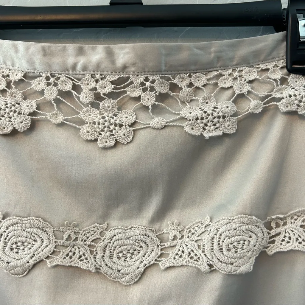 ⭐️Downeast basics silver satin pencil skirt with crochet lace size medium - Image 10