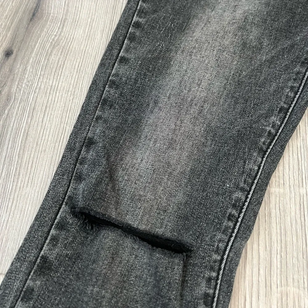 Risen Jean High-Waisted Distressed Faded Black Fray Hem Belted Jeans | 26/3 - Image 4