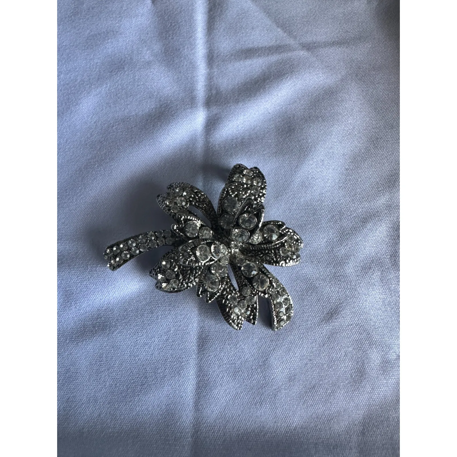 Vintage Rhinestone Statement Bow Brooch Silver Bridal Pin - Image 5