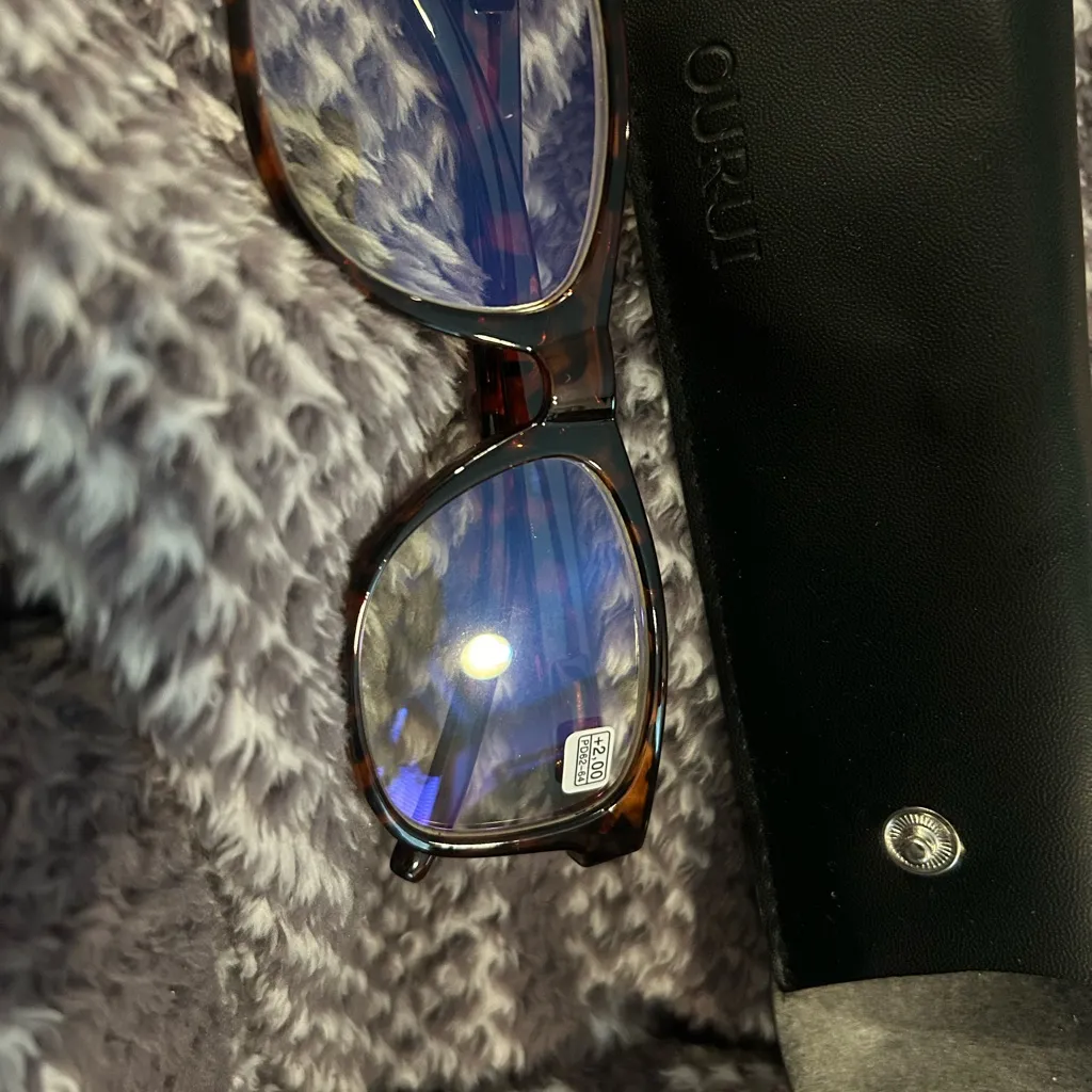 Blue light Blocking Glasses +2.00 with cover - Image 4