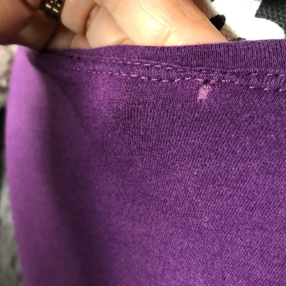 TAHARI Purple V-Neck T-Shirt - Image 6